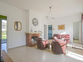 Spacious holiday home with garden near sea